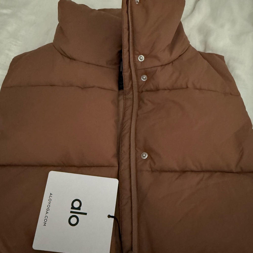 NWT ALO Yoga Brown Puffer Vest